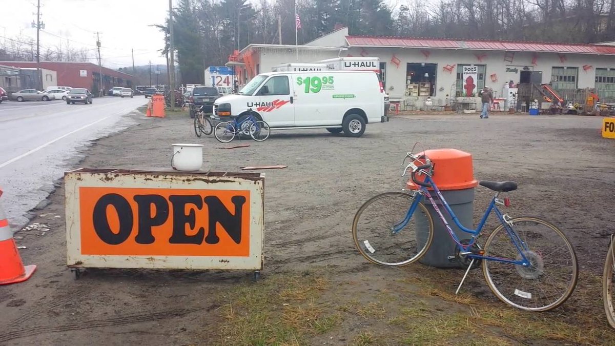 FRESHAvl's tweet photo. #used U-Haul #trucks #forsale  Biltmore Village North Carolina #WNC #AVL #ASHEVILLE
https://t.co/z0o8IAsQIY https://t.co/Zpar0XpGb0