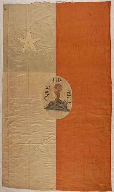 mhnchile's tweet photo. Efectivamente @FcoDarmendral y tiene dos caras la #bandera de la Independencia  #AskCurator #Historia https://t.co/QqEhDK1j5z
