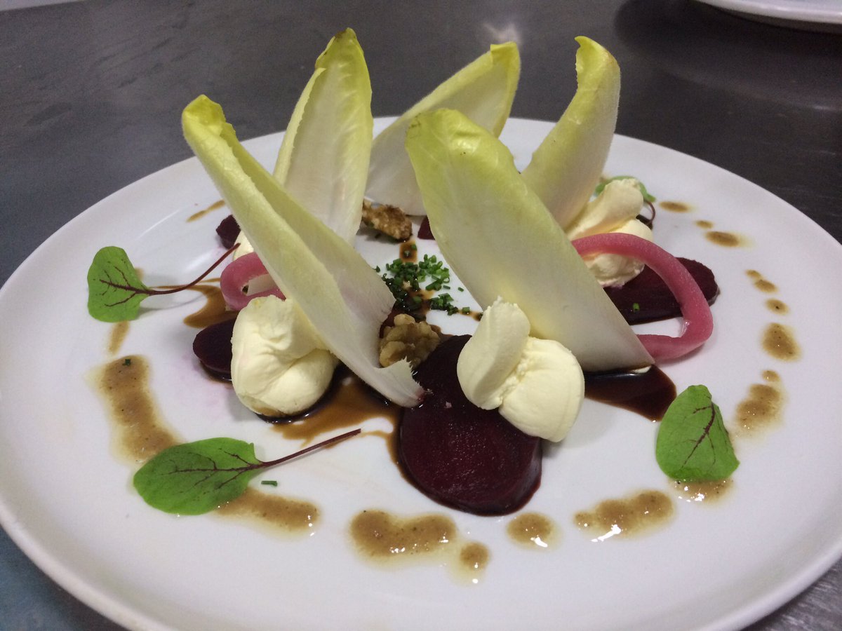 chefallenmuriel's tweet photo. My goat's cheese mousse #blackgarlic #Walnuts #chicory #Bristol https://t.co/X2PTLjdZHV