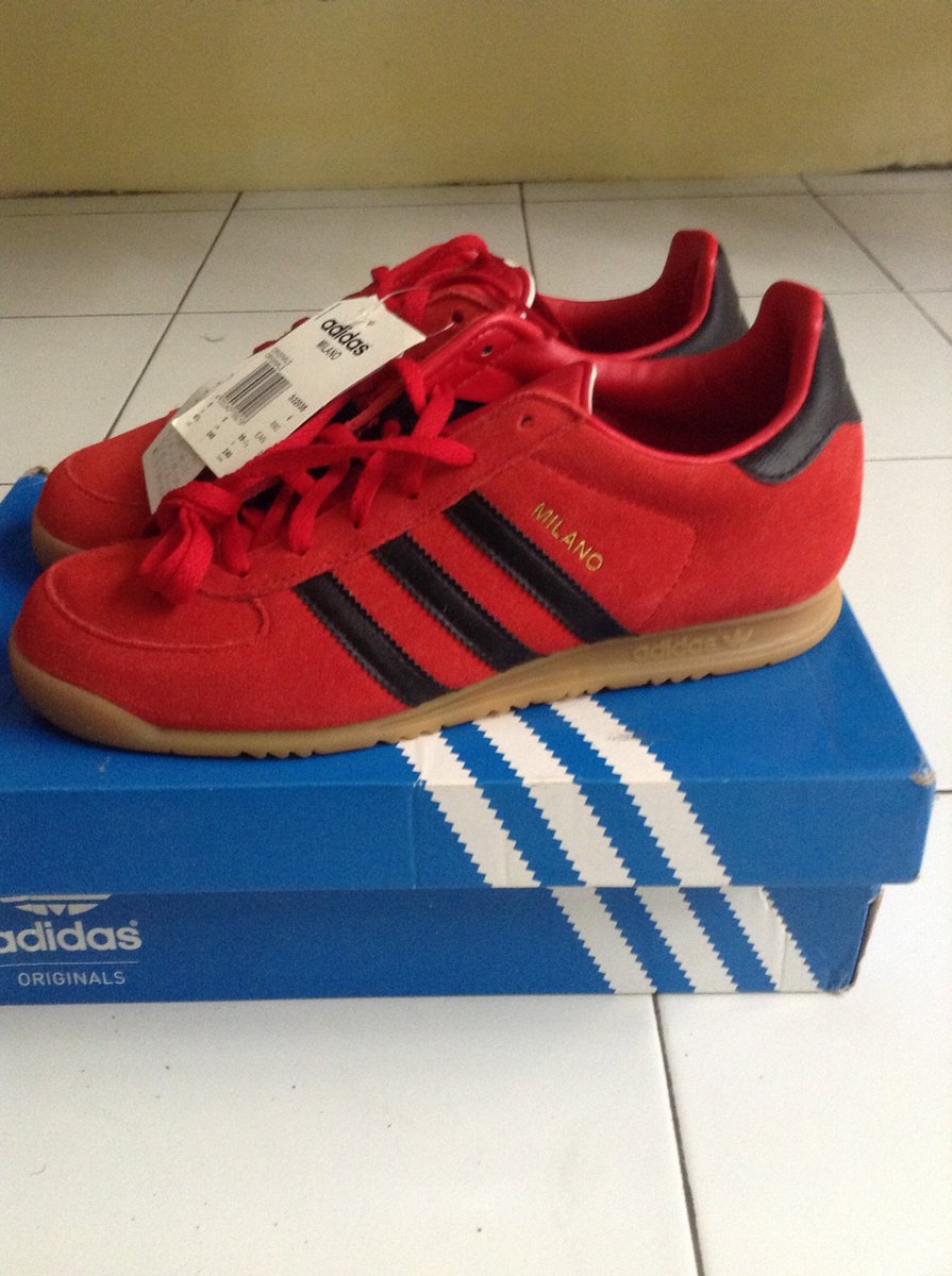 soccermerc's tweet photo. Original only ; kaos 400rb hoodie 750rb sepatu 1650rb https://t.co/KkEfoWpUYG