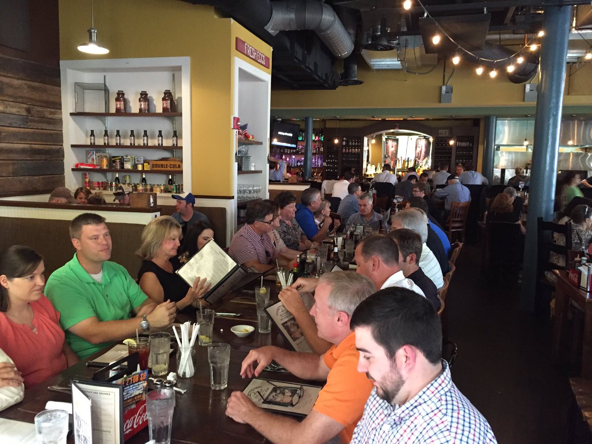 mikeread_abais's tweet photo. Great lunch at our Nashville agent meeting.  Glad you're here with us! #abais https://t.co/DdcdBv5NaM
