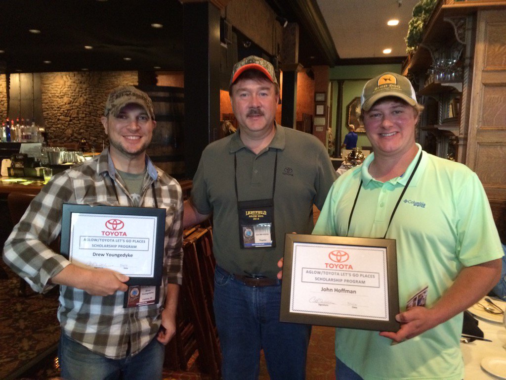 mcprpro's tweet photo. @Toyota scholarships for Great Lakes Outdoors Writers cites John Hoffman of TN and Drew Youngedyke of MI. #AGLOW2016 https://t.co/bGIrJlKE5Q