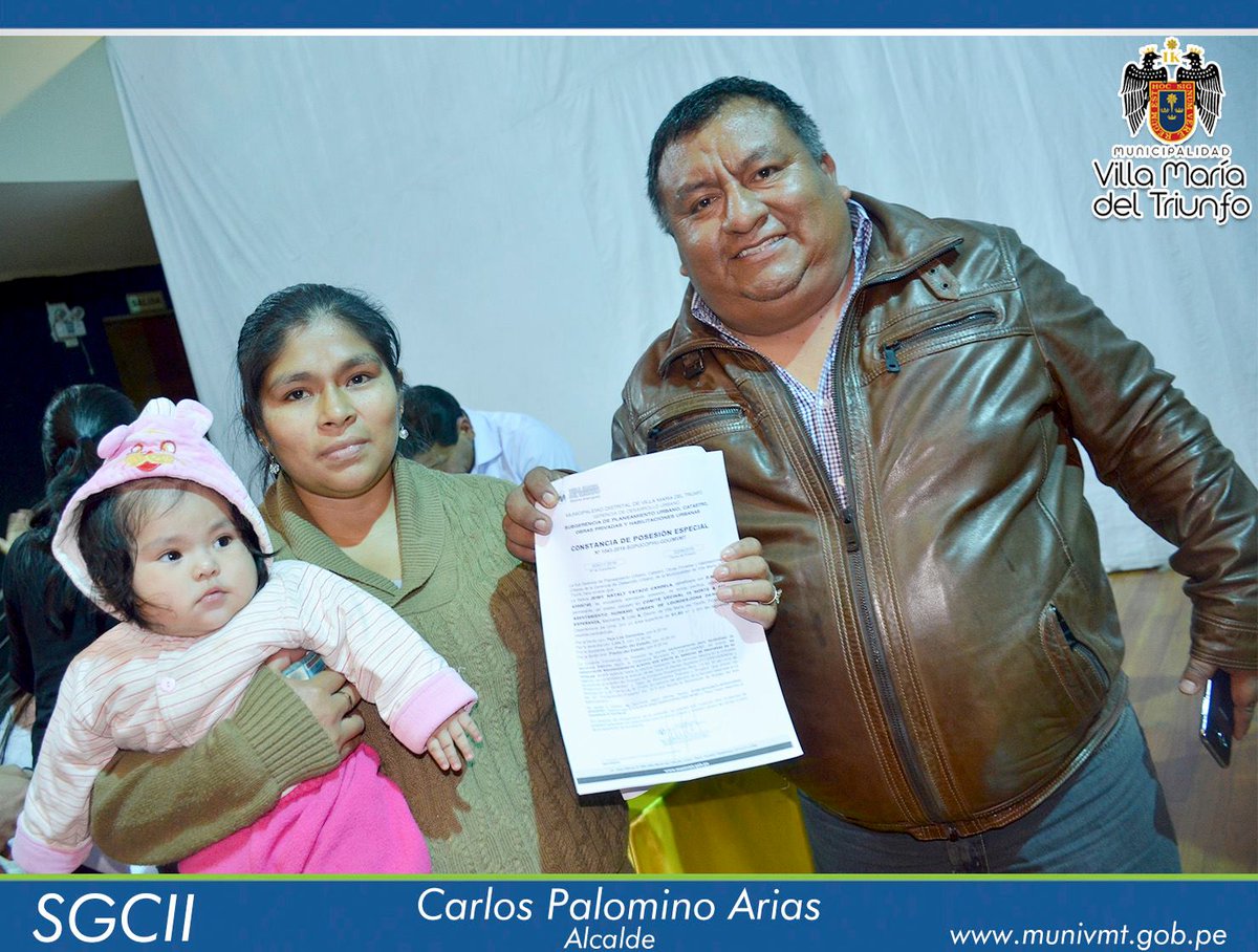 Muni_VMT's tweet photo. ►Vecinos de diversos Asentamientos Humanos de VMT, recibieron constancias de posesión.
#DistritoEmergente https://t.co/jHHGoIW36k