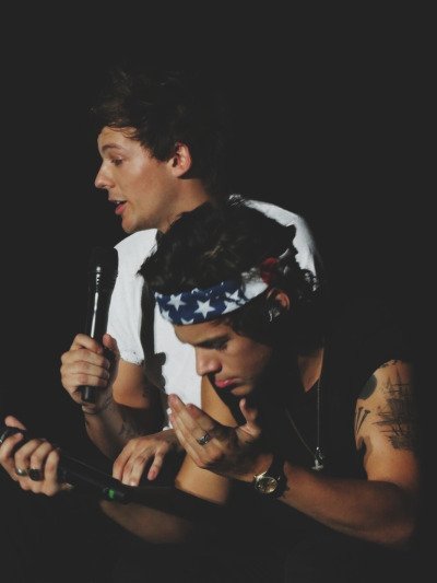 WhyLarryIsReal's tweet photo. just babies https://t.co/6Zt2EFdnh8
