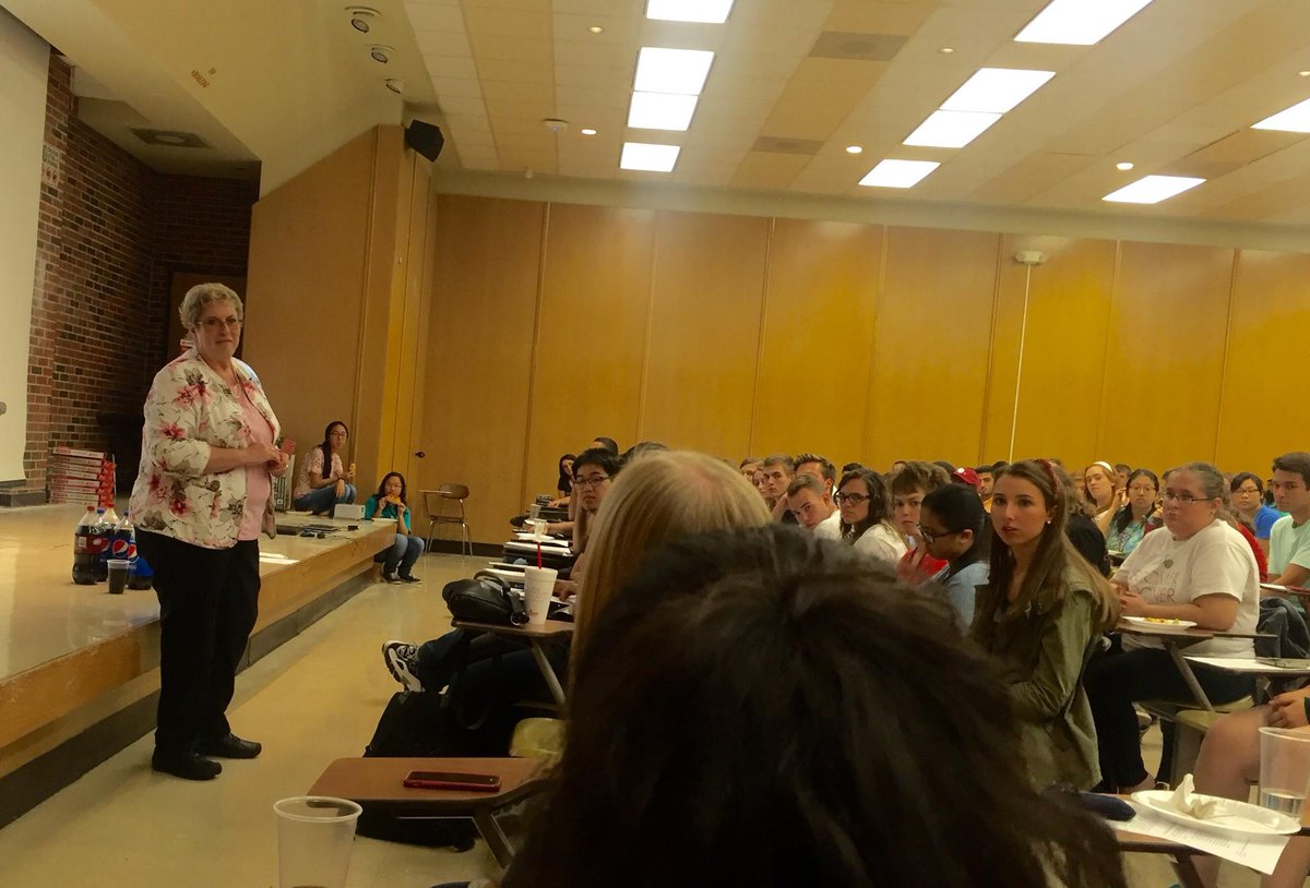 OUPreMed's tweet photo. Thank you to everyone who came out to our first Pre-Med Club meeting and special thanks to Nancy Blass for speaking! https://t.co/6eS2B24a53