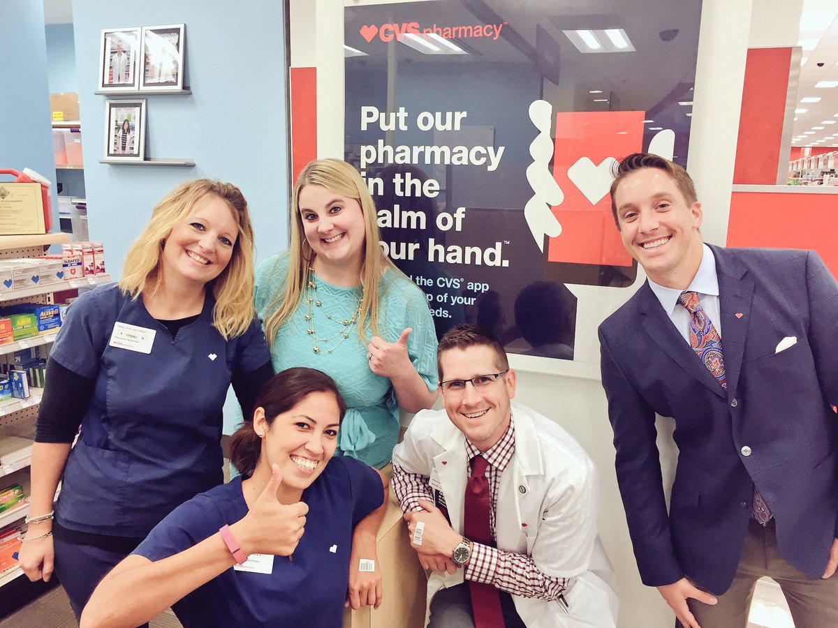 Grand Rapids, MI team using the CVS Pharmacy App to help people.    #R96=TechSavvy #R96❤️