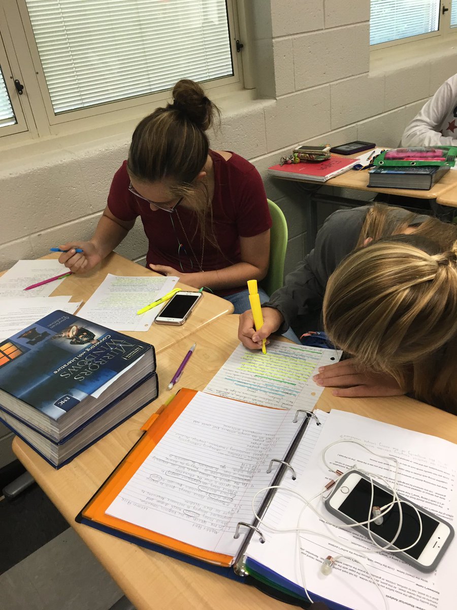 Candace_Baum's tweet image. Peer Review: Highlighting Claim/Data/Commentary for Patrick Henry essay  #mcsconnect #mcslearn