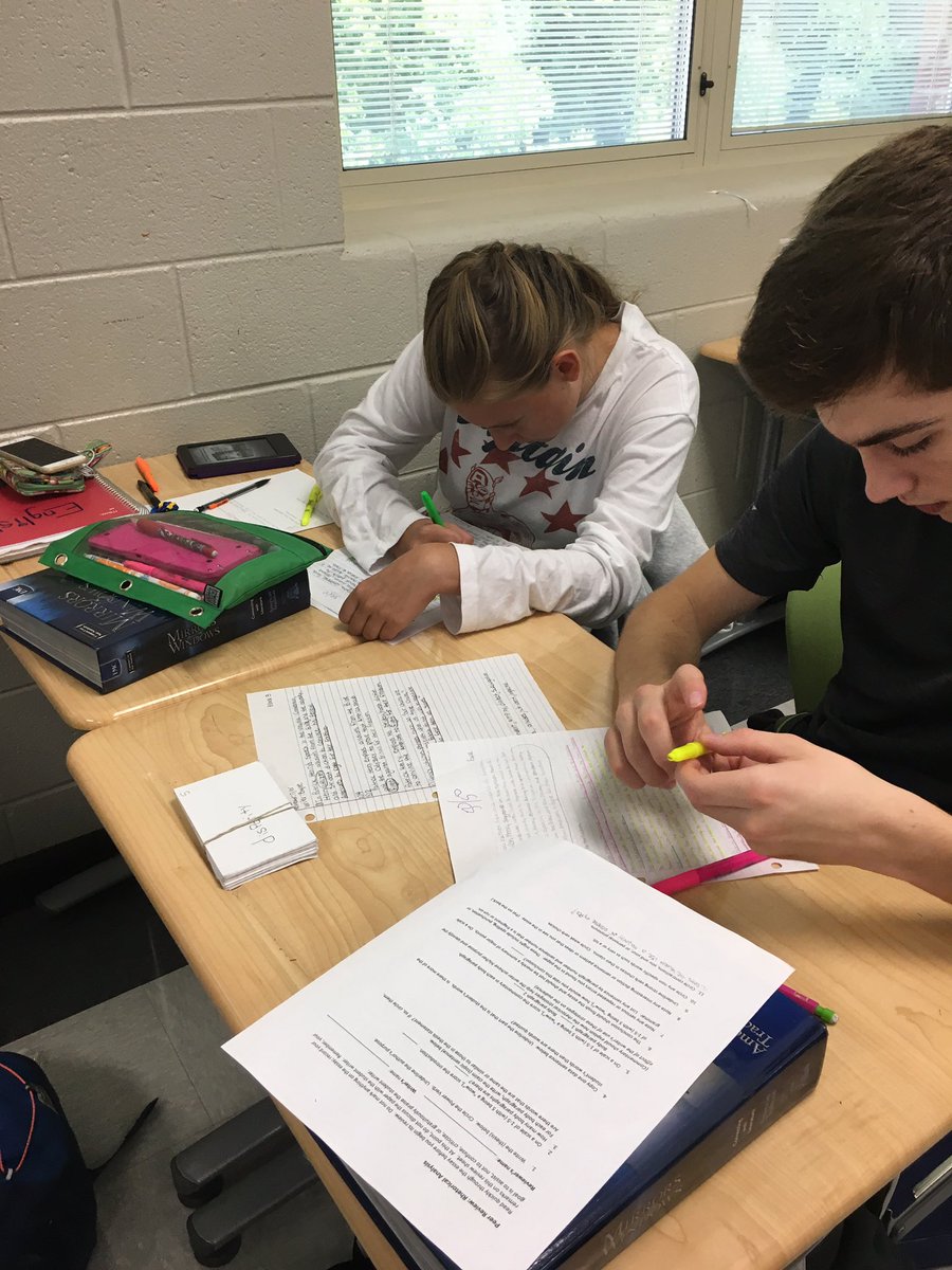 Candace_Baum's tweet image. Peer Review: Highlighting Claim/Data/Commentary for Patrick Henry essay  #mcsconnect #mcslearn