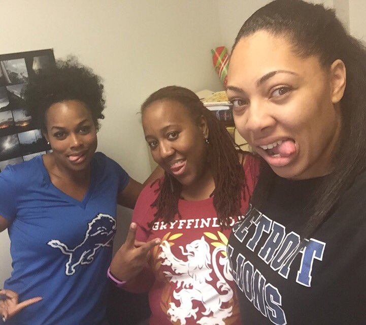 d4_jenkins's tweet image. We are #Engaged #RepYoTeam #EEIC PLEASE SUPPORT HOLIDAY MIX &amp;amp; MINGLE 12/2 @ Bookies in Detroit