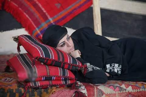 رآحت بي آلذكرى على غير ميعآد
و آشتقت له وآلشوق مآهو خطيه 
جآر آلزمآن و دنيتي شوق و آبعآد
وصآرت حيآتي بعد ذكره شقيـه