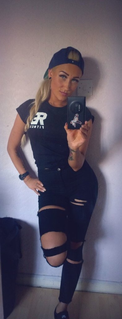 CharlotteZak's tweet photo. We must bring our own light to the darkness #snapback #nike #fitness #tattoo #tattoogirls #goals #ilovemylife https://t.co/pKceM6Rezv