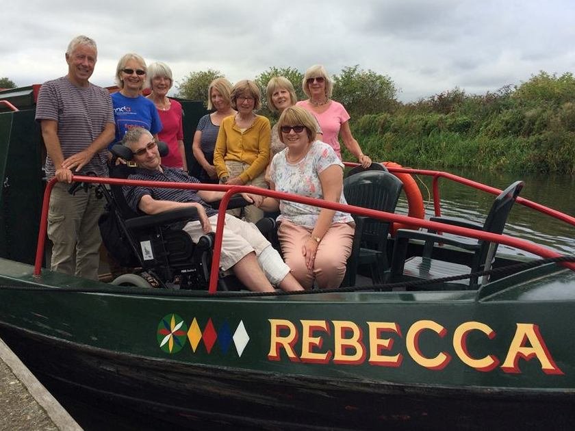RotaryGBI's tweet photo. Today on #RotaryGoodNewsWeek we check out @NewburyRotary's community canal boat project. https://t.co/JdvgcGmtvd https://t.co/ARk1wdlUVv