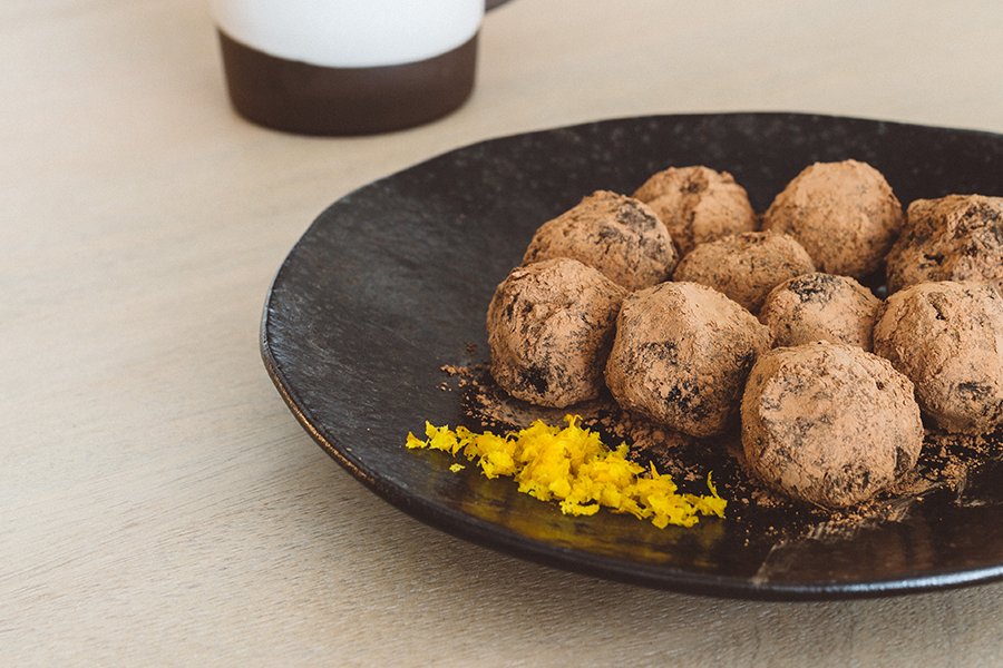 theelysianedit's tweet photo. We've got Spirulina Cacao Truffles on the menu this week, thanks to @LyssandraGuerra: https://t.co/lLjdVVkiNx! https://t.co/yJXYIUB5qp