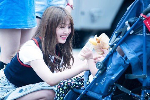 idolswkids's tweet photo. jihyo https://t.co/qs9yMWYk2D