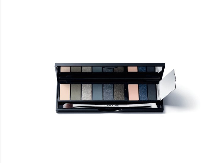 davelackie's tweet photo. Lisa Eldrige created this Lancome Saint-Germain palette. Win it! To enter RT &amp; follow @davelackie https://t.co/QvFjHTZAlJ