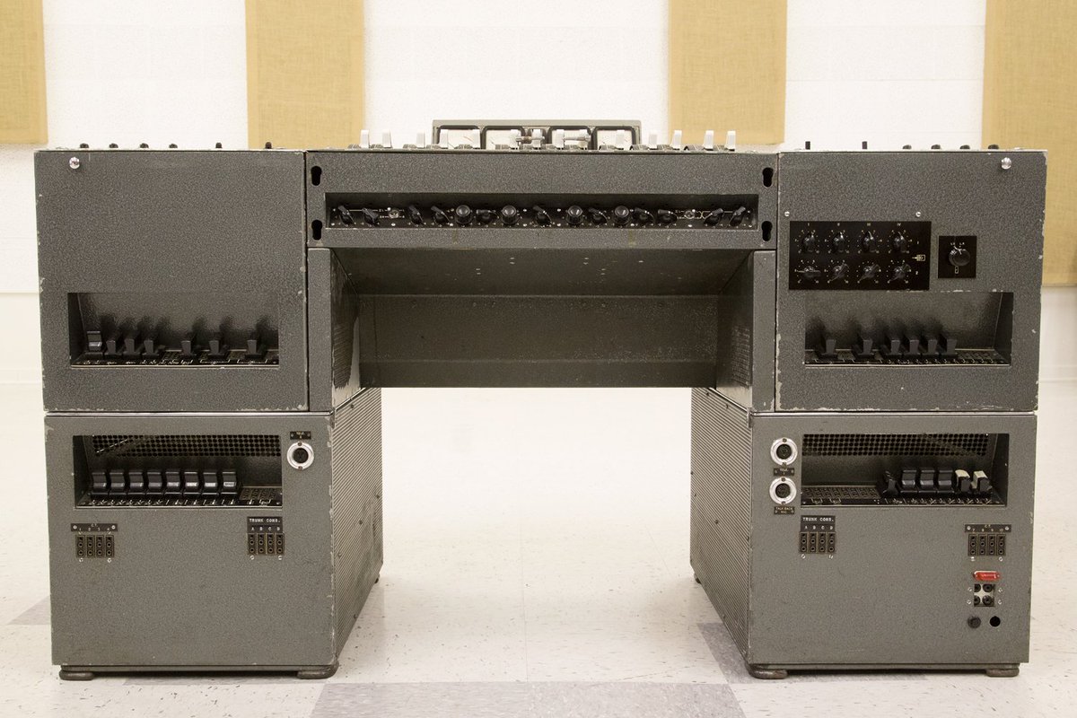 vintageking's tweet photo. The iconic EMI/@AbbeyRoad Studios REDD.37 has resurfaced and is available for purchase. https://t.co/mKhdJQMtkQ https://t.co/vkXExIAoiQ