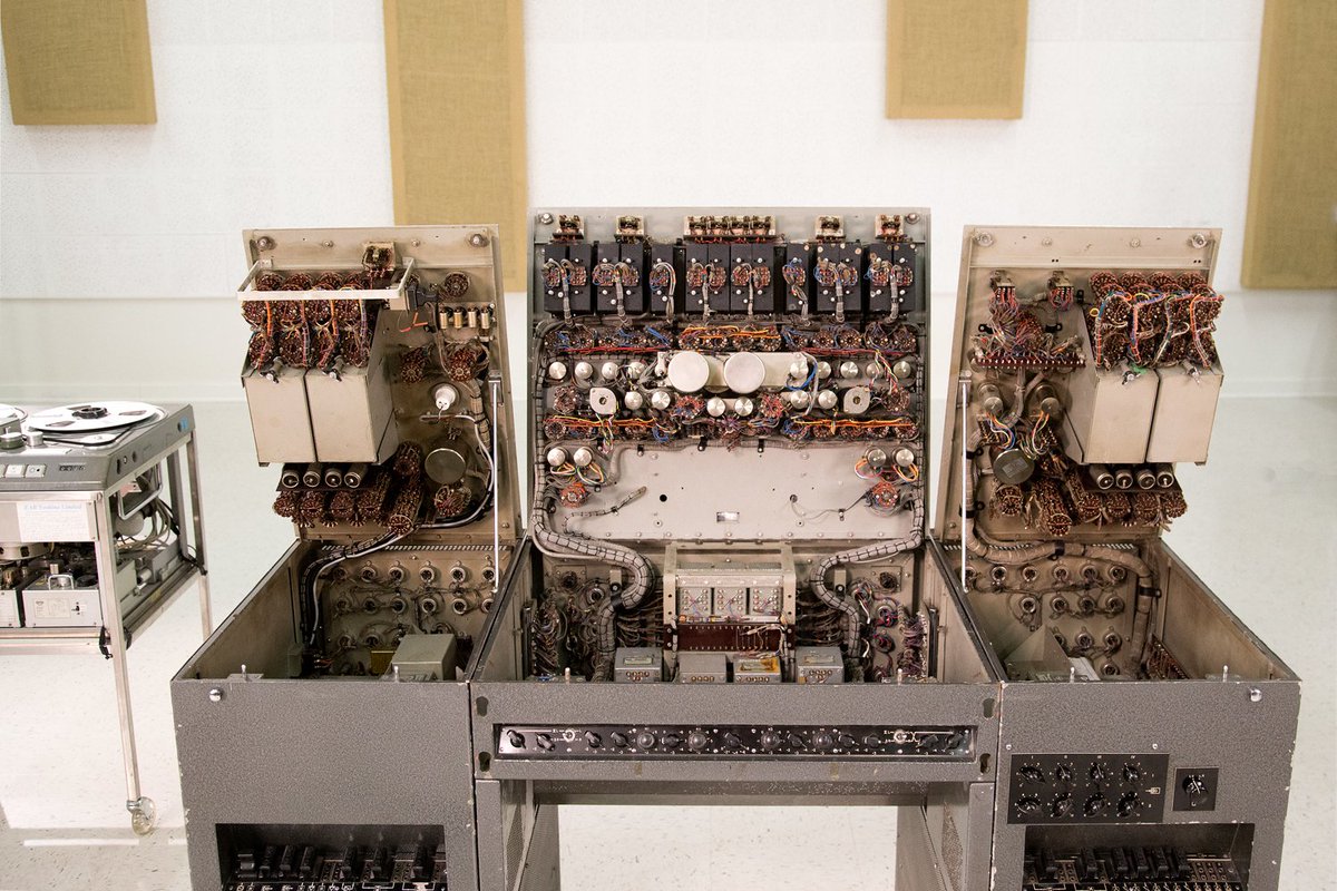 vintageking's tweet photo. The iconic EMI/@AbbeyRoad Studios REDD.37 has resurfaced and is available for purchase. https://t.co/mKhdJQMtkQ https://t.co/vkXExIAoiQ