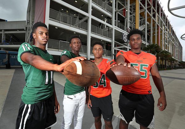 VarsityBuddy's tweet photo. #EvansTrojans, #JonesTigers rekindle football rivalry Thursday at Camping World Stadium:
https://t.co/4r3HUKN562 https://t.co/tvmNw2WQcM