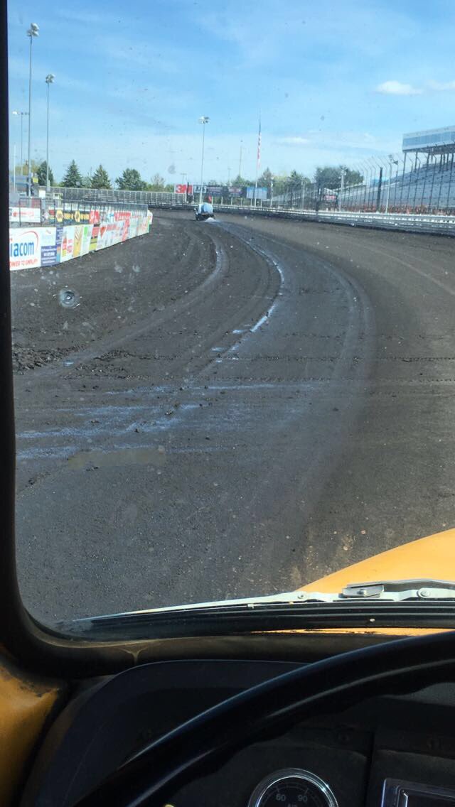 We are underway getting the track ready for this weekends <a href="/lucasdirt/">#𝗟𝘂𝗰𝗮𝘀𝗗𝗶𝗿𝘁 🏁</a> Knoxville Nationals #LucasLMNats 🏁