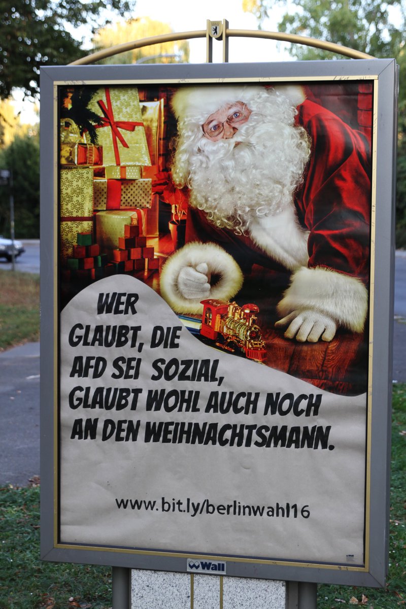 nervtjeden's tweet photo. Die #Wahlempfehlung vom #Weihnachtsmann @wahl_beobachter @AfDWatchafd @tazgezwitscher #berlin16 #berlin #afd #adbust https://t.co/HYdL4bmReZ