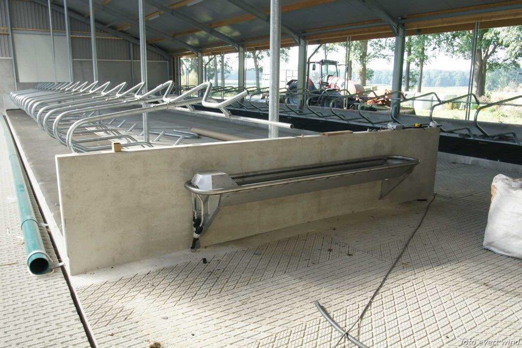 evert_wind's tweet photo. Vandaag mooie stal opgeleverd bij Familie Noordenburg in Nijeberkoop. Erg netjes gebouwd door @HouwerJansen https://t.co/xo9YDtDOE2