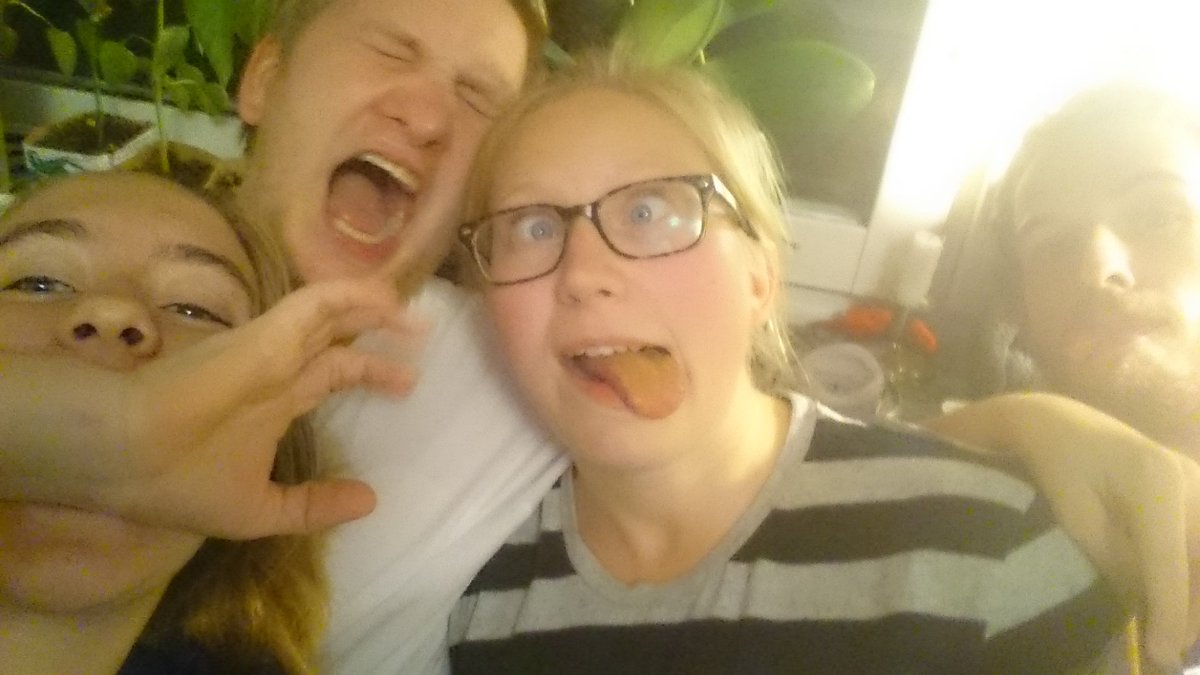 Scoutfanny's tweet photo. Nu har höstens onsdagsmiddagar startat! Nr 2, hos Paula, mat korvstroganoff! #onsdagsmiddag https://t.co/NDhqdUBCTR