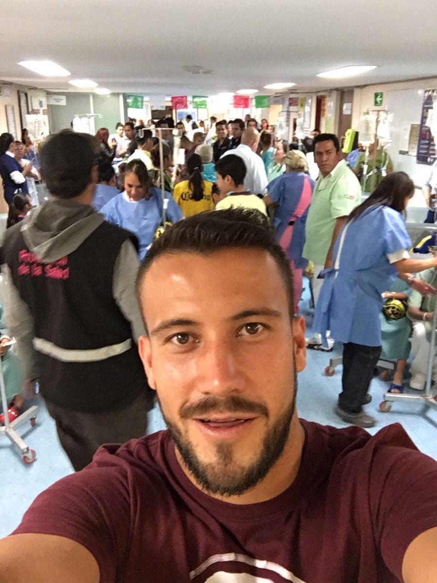 JDChepeGuerrero's tweet photo. No necesitas una razón para ayudar a los demás  ✌🏻 #hospitalmoctezuma #chepe21 @ClubAmerica https://t.co/BIcC5uJE5C
