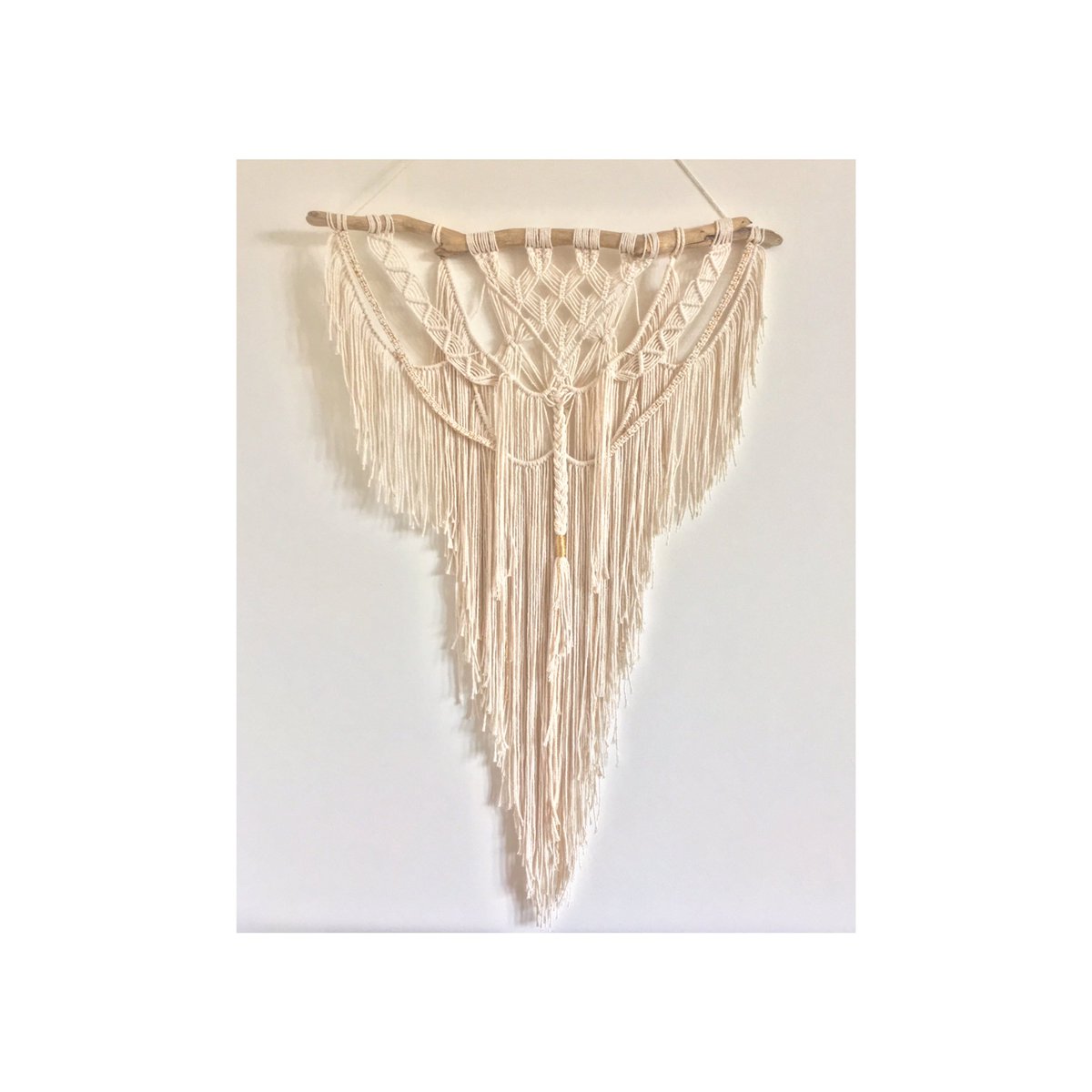 Northerntangle's tweet photo. #FLY this wallhanging has flown and I can't wait to make another #macrameaddict #yorkshirehour #handmadehour # https://t.co/K1pzRpVY0J