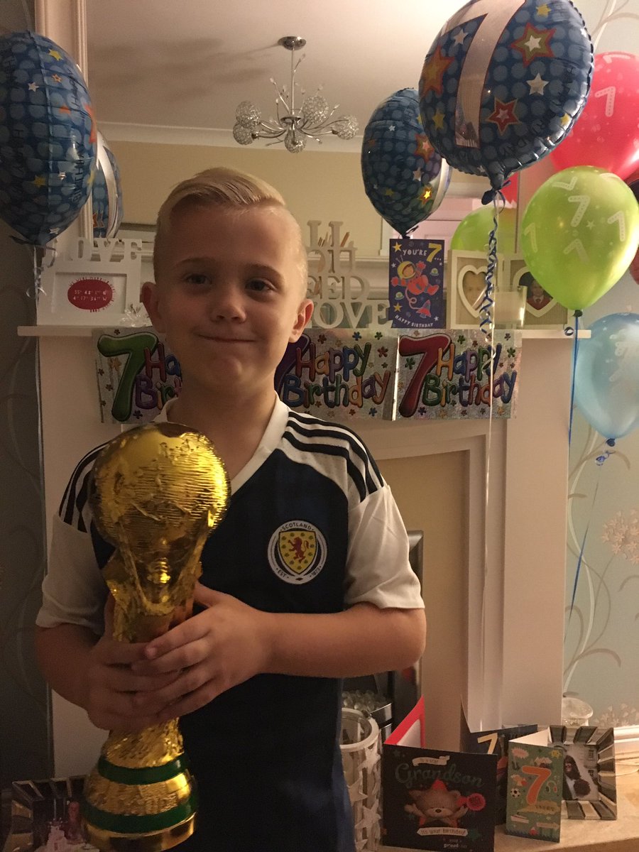 JorgBlue09's tweet photo. @StevenNaismith5 Happy Birthday!  This is Logan who turned 7 today, his daddy has progs of you when he was a baby. x https://t.co/nsImD7HfWu