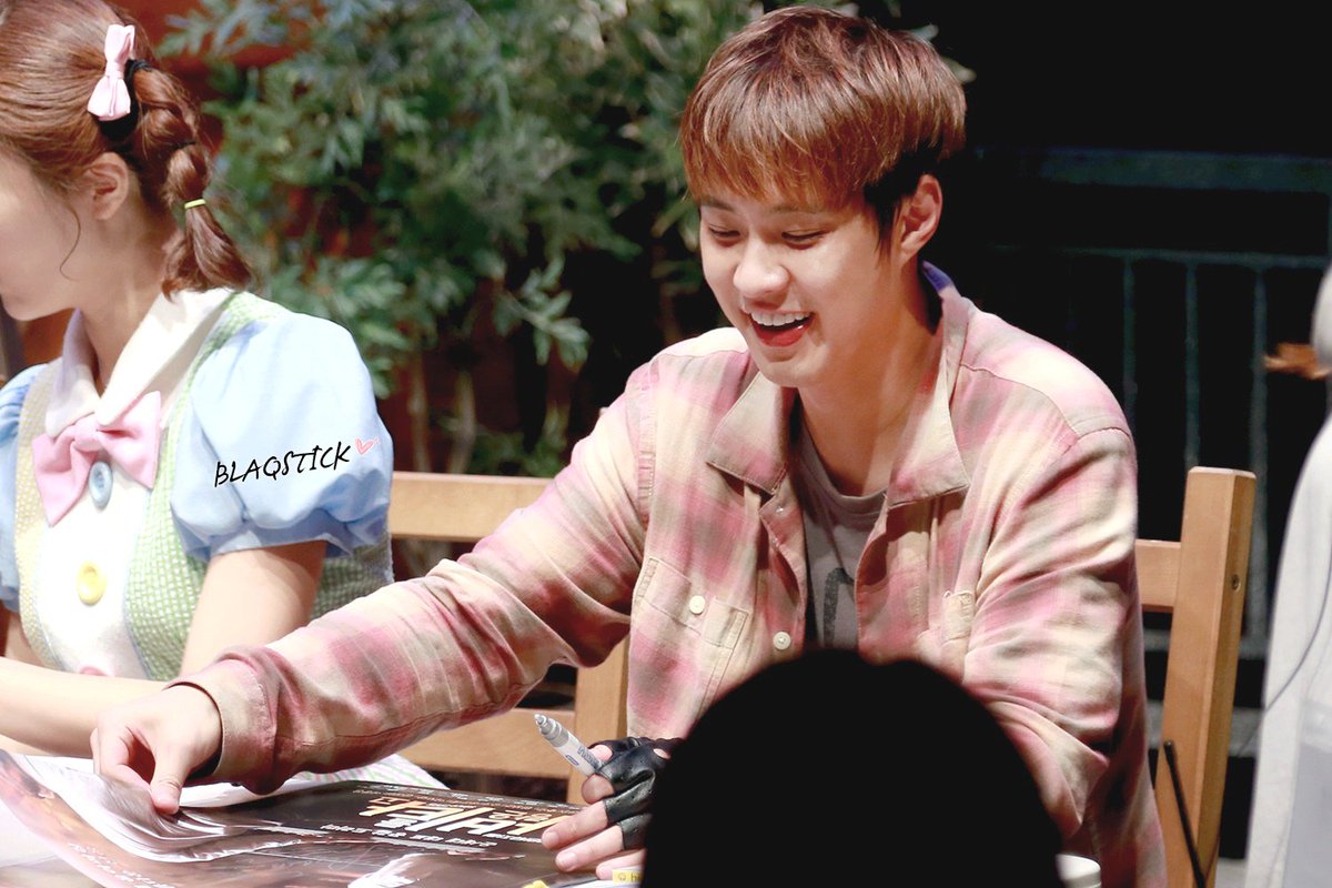 BLAQSTICK's tweet photo. [update] 160815 <사비타> 사인회 :: 승호 
https://t.co/eTd2cpPXx8
#사비타 
#사랑은비를타고 
#엠블랙 
#승호 https://t.co/dtMEMT7aT4