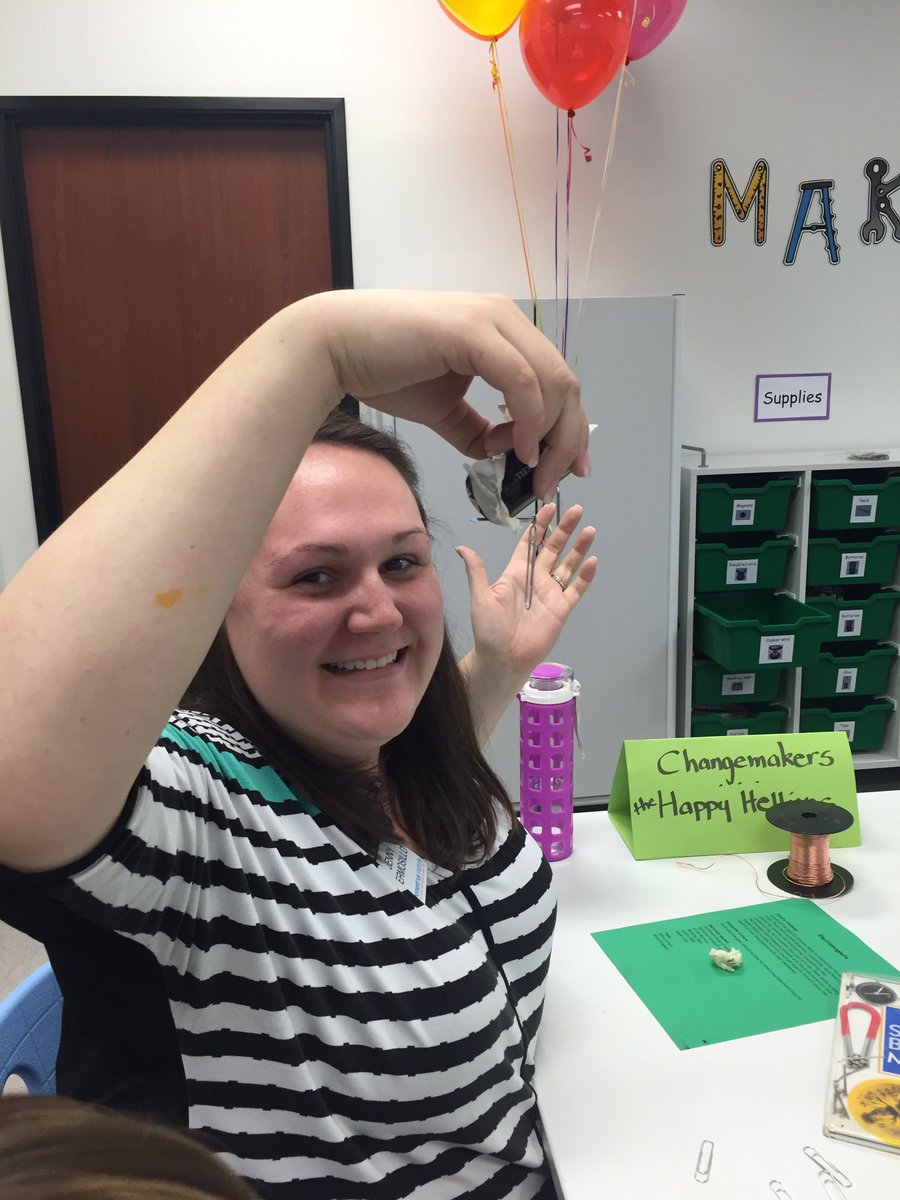 MomentousTech's tweet photo. Yay! We made an electromagnet. #msoctt #momentousLC #TYSL https://t.co/5yW286FA6y