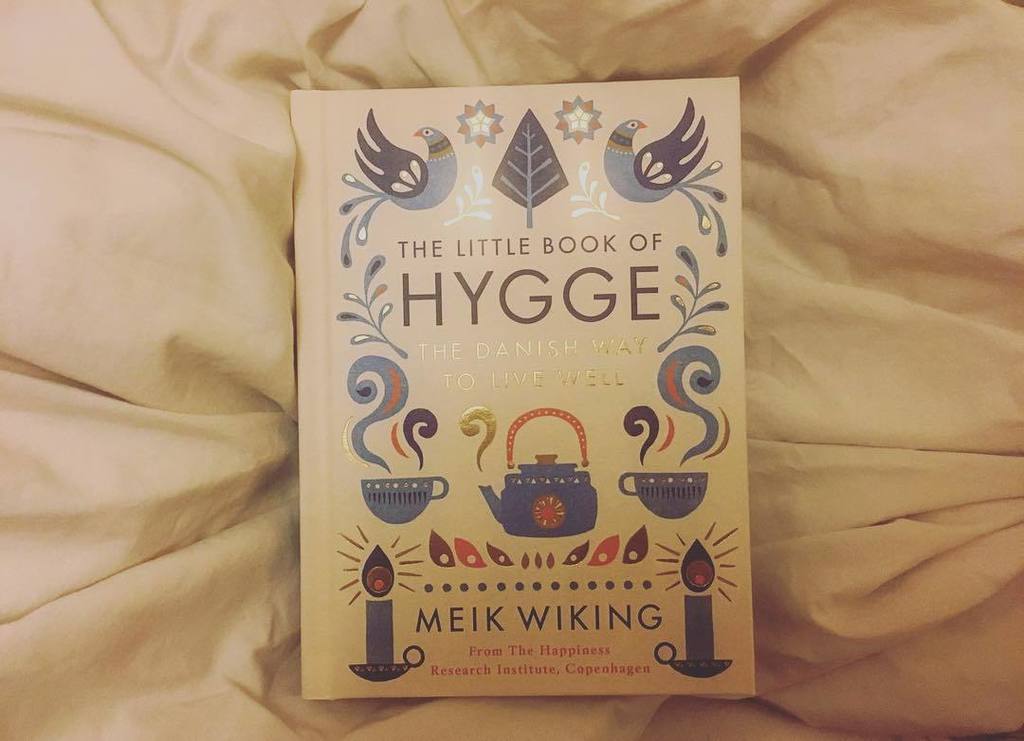 chengmyl's tweet photo. Gettin #hygge with it 😋✌️️💛 #sickbook #hyggeconsultant https://t.co/EOMOUOoEm6 https://t.co/SkLkSazg0p