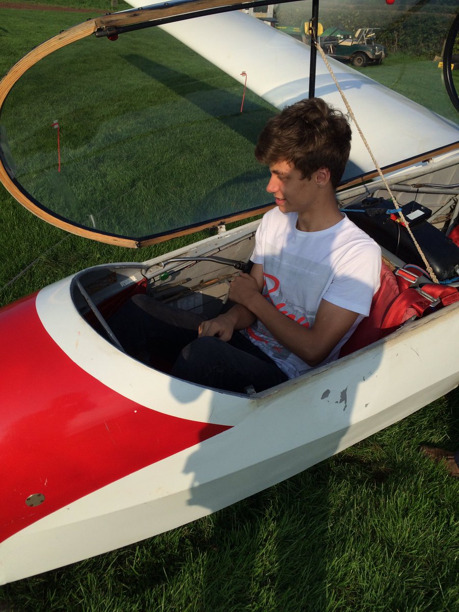 MSnewhousenews's tweet photo. Airborne antics from Harry, Max and Harry this afternoon #gliding @MonmouthCCF #preflightchecks https://t.co/RHFYBXRPiV