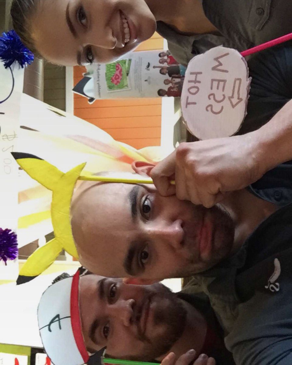 ChilliHeadsLeeT's tweet photo. Selfie station #GiveHope #createapepper #chilisleetrevino #chilisElPaso #ChilisLove #elpasotexas https://t.co/3DnVe5qUAd