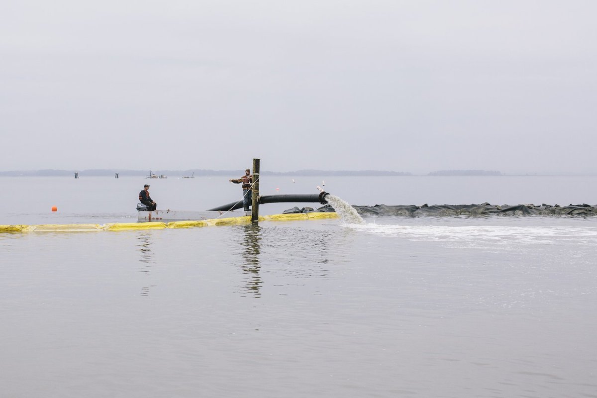 allkindsofhuman's tweet image. Revisit @GregKahn's story, 3 Millimeters, a portrait a town threatened by rising sea levels. vs.co/xFUyIk