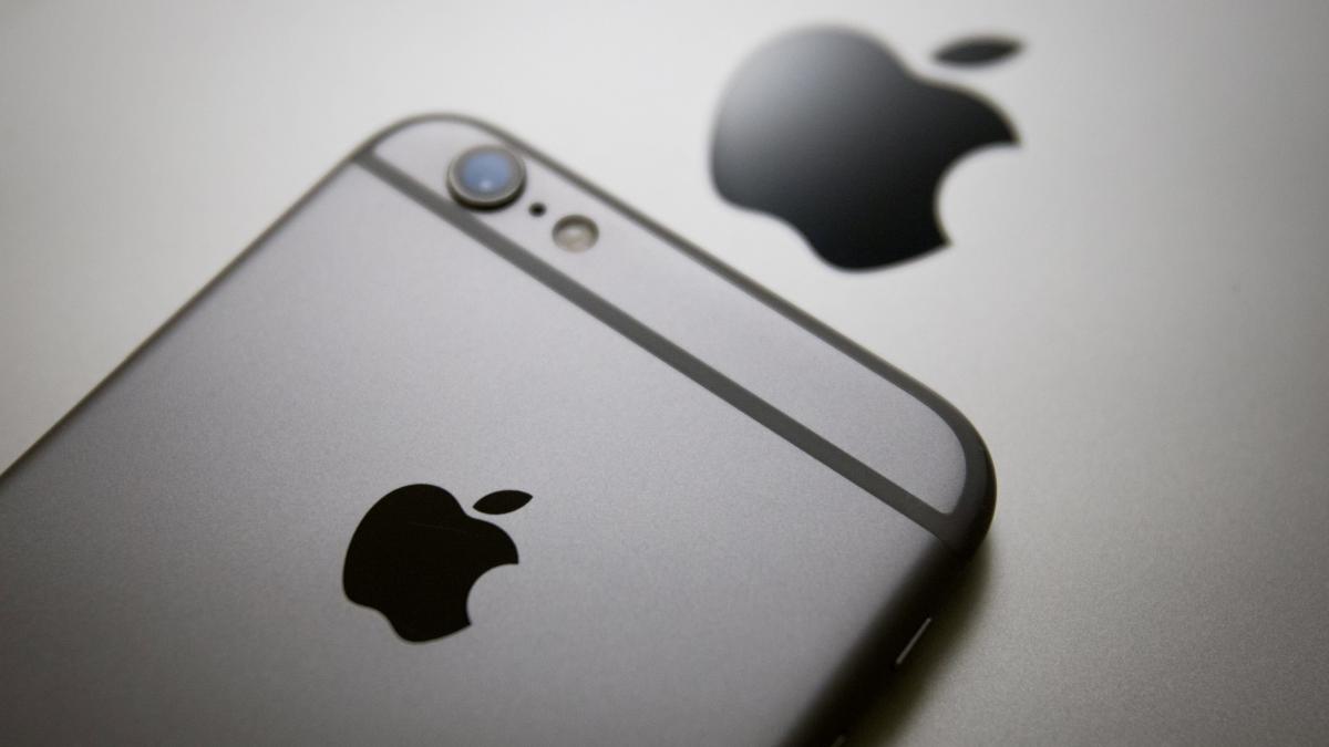 welt's tweet photo. Apple-Betriebssystem: iOS10-Update lässt iPhones und iPads abstürzen https://t.co/Ig4ImbsJYk https://t.co/stIkuGJxOO