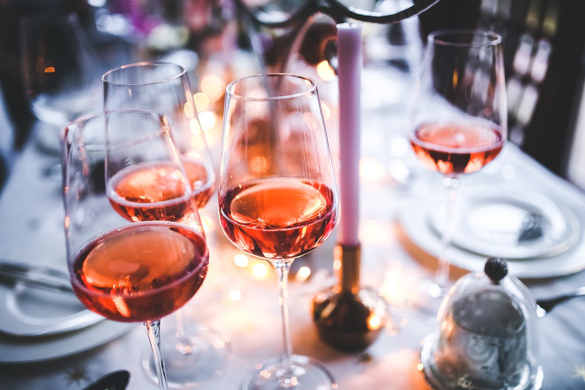 EdibleNOLA's tweet photo. It's #WineWednesday, and @PearlWineCo has your perfect match. #NewOrleans #wineoclock https://t.co/NjtqmNVM3y https://t.co/MWvtCibwYJ