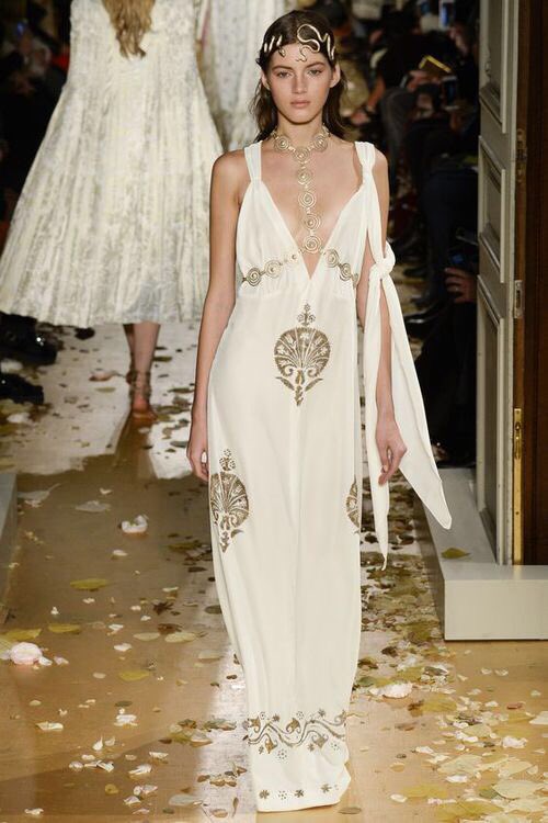 butterfIei's tweet photo. Valentino | SS | 2016 https://t.co/TngzPfx1TO
