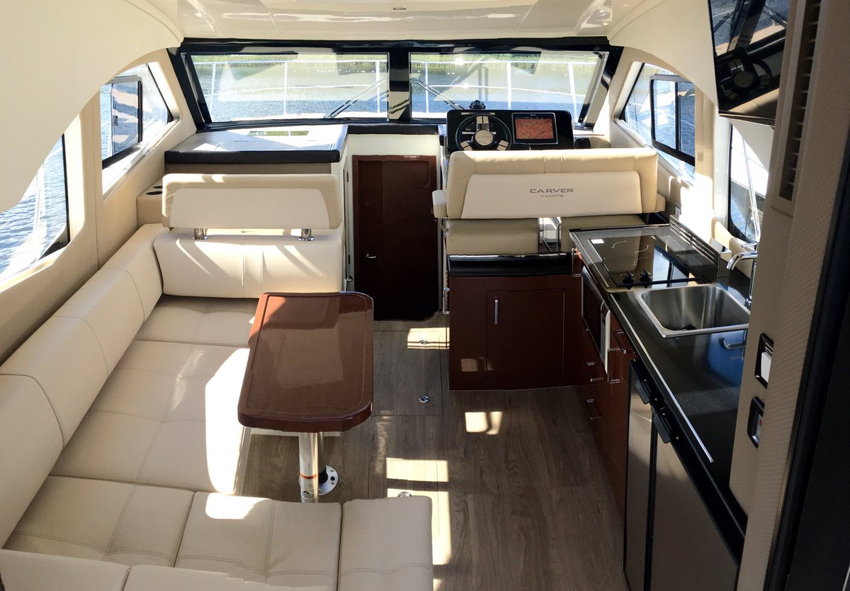 powerboattv's tweet photo. Sneak peak inside the 2017 Carver C37 we just shot #nocanvasneeded #43mph https://t.co/jQZKCM4xlx