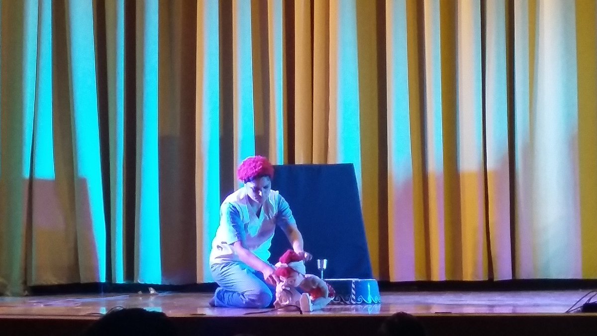 asoartesec's tweet photo. Teatro deconstructivo del decadente hombre elefante ( Ecuador) presenta "Venus atrapamoscas". #Crea2016 https://t.co/GRoZzXPsHH