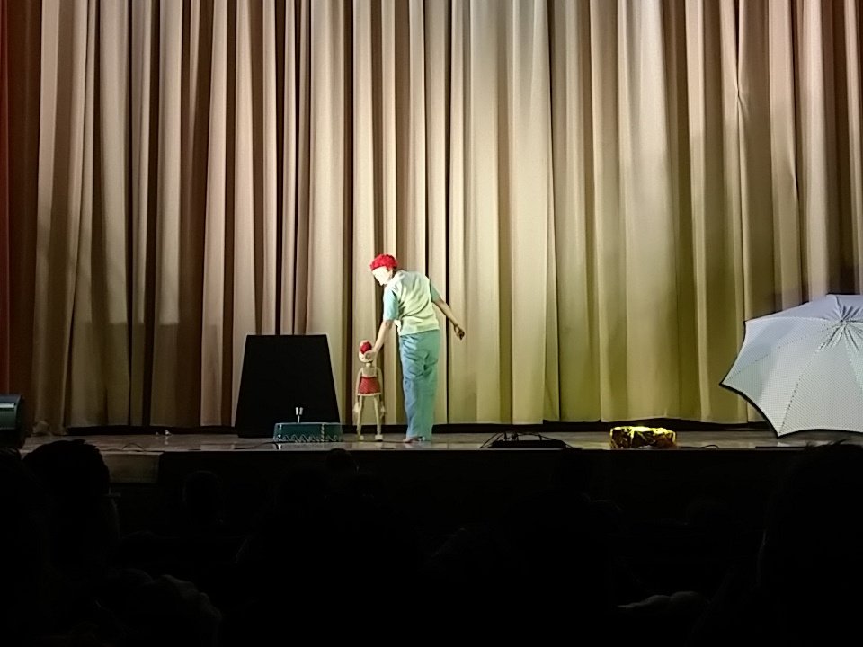 asoartesec's tweet photo. Teatro deconstructivo del decadente hombre elefante ( Ecuador) presenta "Venus atrapamoscas". #Crea2016 https://t.co/GRoZzXPsHH