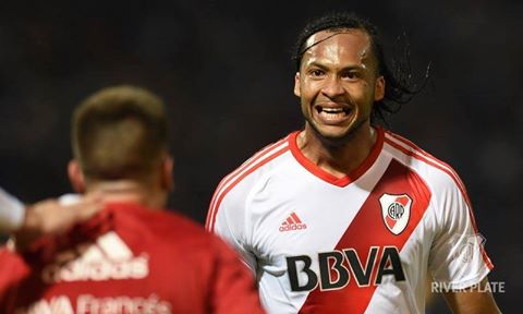 protoplasman_'s tweet photo. Mina: "Los hinchas me piden seguir ganando campeonatos y también que le haga un gol a Boca". https://t.co/H0Q1DOxcQx