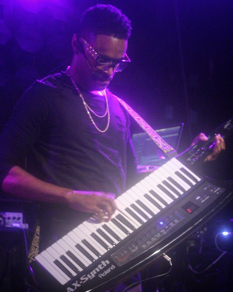 buttabnb's tweet photo. 🎹😎🎹 #ButtaNBizkit #NAC #NACpack @NAC4Music #Keytar @BETmusicmatters #PositiveVibes #ProducerLife #BandLife https://t.co/CkPsH75UCy