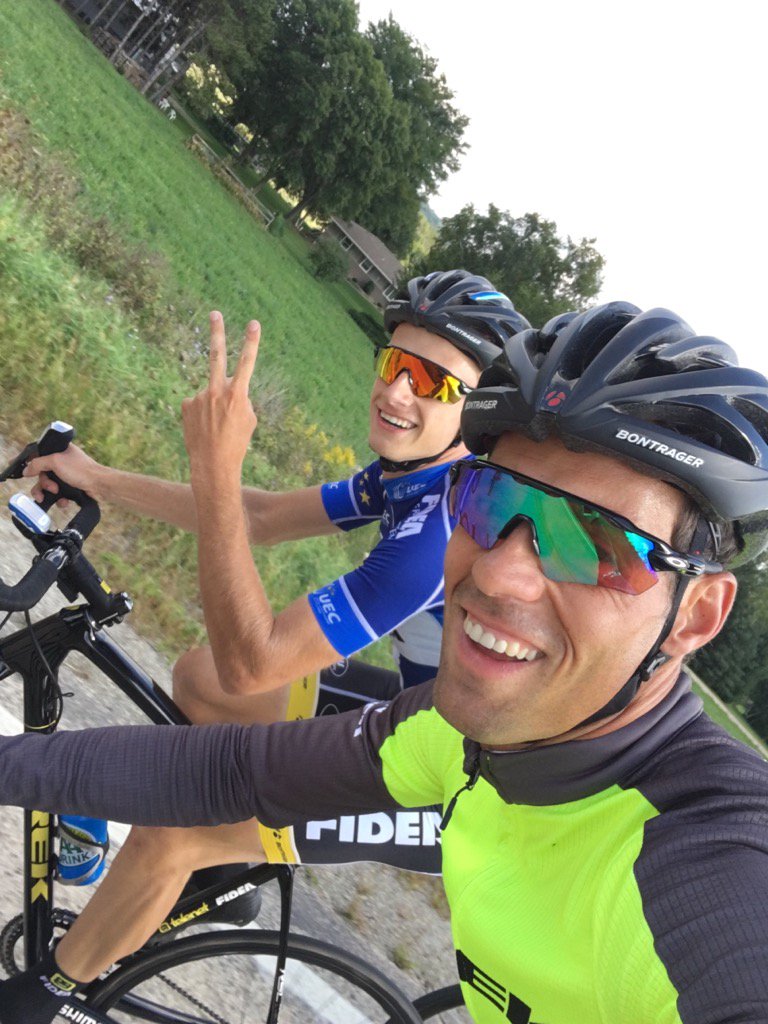 svenvth's tweet photo. On the road with the european champion @Quintenhermans .. #watertown #waterloo #trekfactory https://t.co/GZEgqWDyhA
