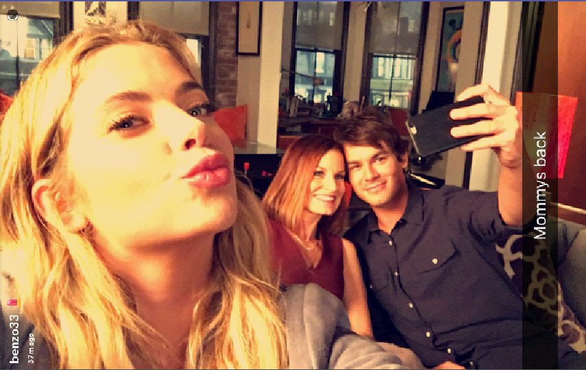 miss_jillyb's tweet photo. Ashley, Tyler and Laura 💖 #MommysBack #PLL 7x17 https://t.co/I79X1jUuL6