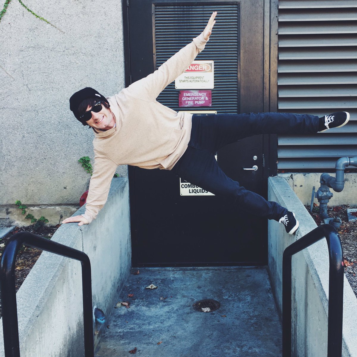 LuzuGames's tweet photo. Haciendo el chorra por supuesto 
😎👍🏼 https://t.co/wNiQKZy56v