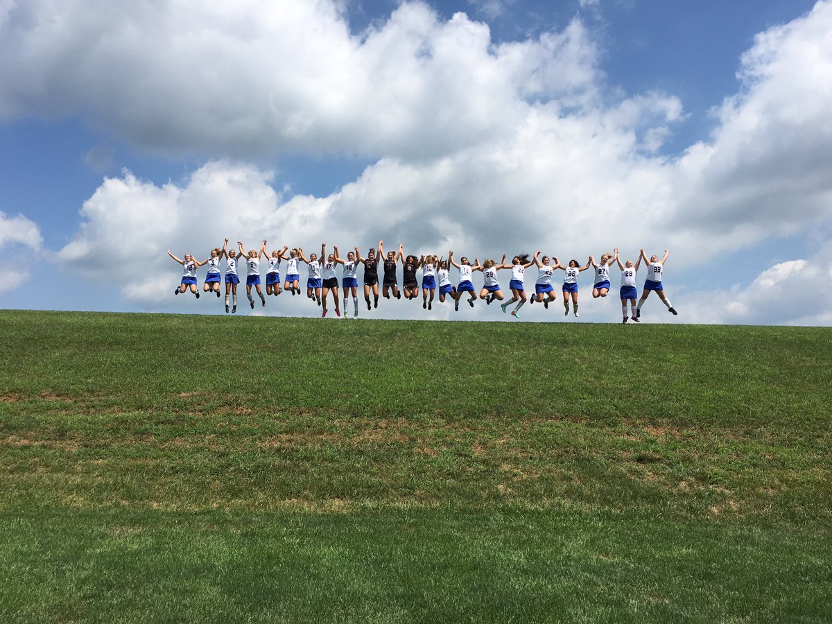 KDHS_FH's tweet photo. Happy National Field Hockey Day from KDFH! 💙🏑💛 #NFHDay2016 #HookedOnHockey https://t.co/IJUJxxBL0Z