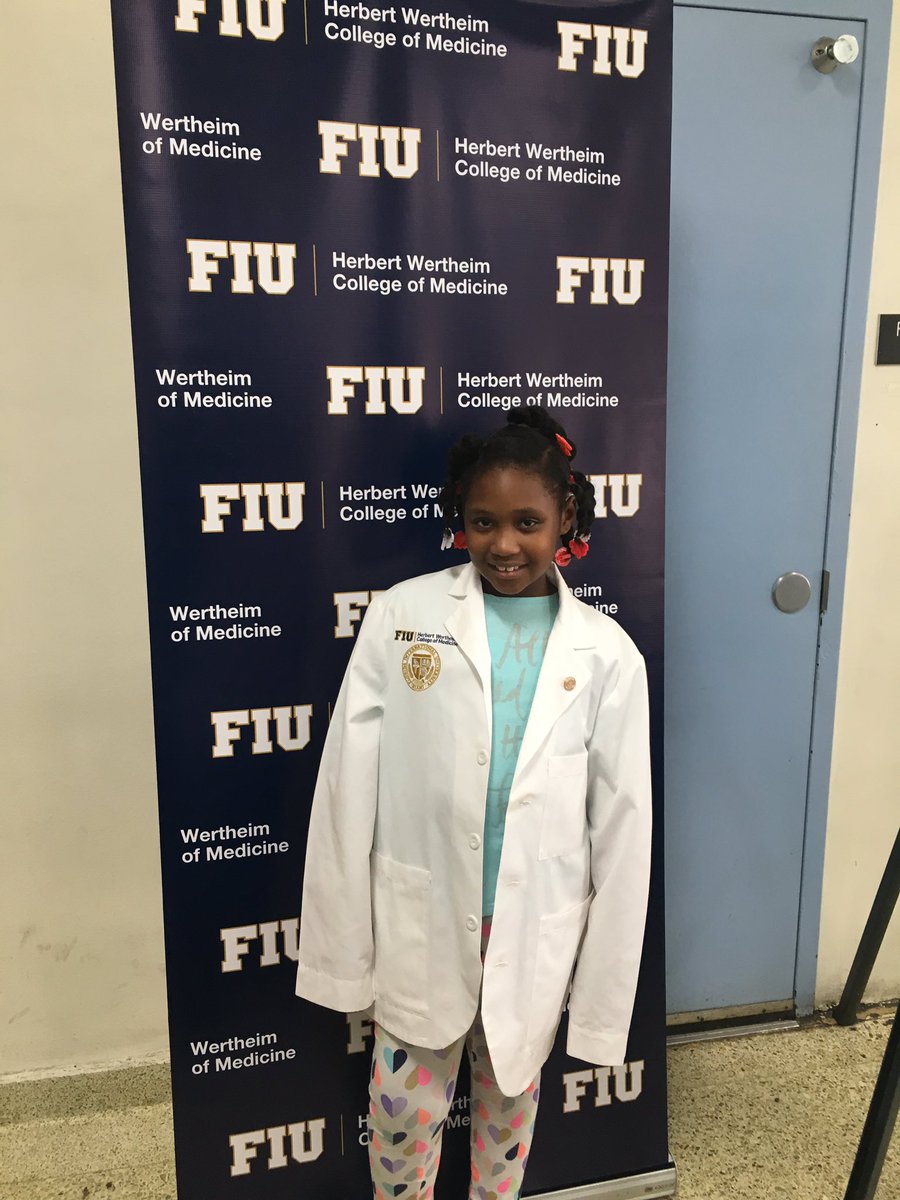 George_FIU's tweet photo. Future doctor from the class of 2030 @GFFNHELP #WertheimConf16 https://t.co/WuJBLXjEY6