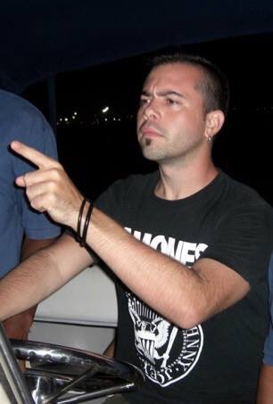 <a href="/LOSPIXEL/">LOS PIXEL</a>  se nos va un hermanito asi te recordaremos la foto lo dice todo <a href="/IsmaelCabaret/">Ismaelsauce</a> <a href="/latarabisone/">La Tara Bisoñe</a> <a href="/cabaret/">Sandra</a>