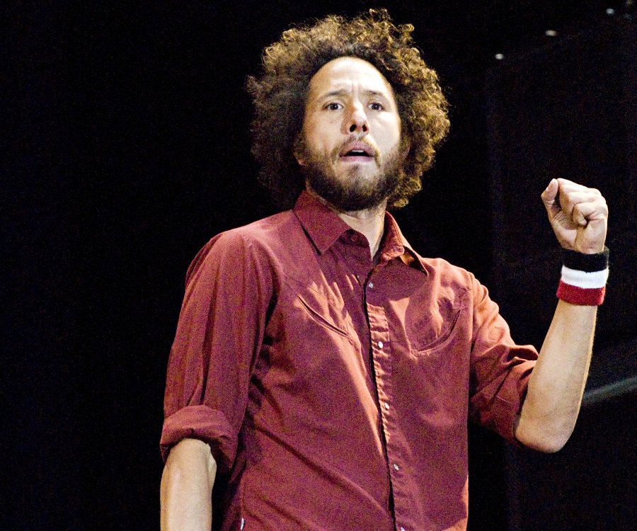 TODDCastPodcast's tweet photo. HEAR a NEW solo track from @RATM frontman Zach De La Rocha! #DiggingForWindows https://t.co/qjMZqsBnaC https://t.co/7ljoV37OIQ